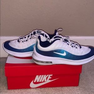Nike air max axis